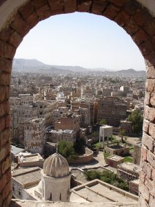 A city scene in Old Sana'a the capital city in Yemen By Step (Flickr: Sana'a Yemen) [CC-BY-2.0], via Wikimedia Commons