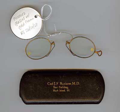 eyeglasses with tag 