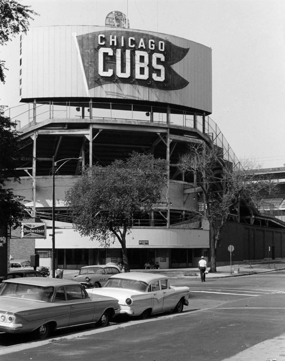 Exterior_view_of_Wrigley_Field