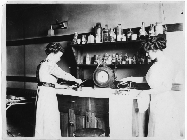 Iron experiment, c1913 (RS 39/2/20)