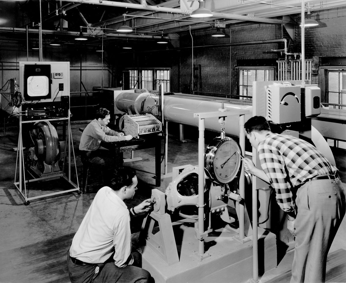 Students working in the Engineering College, 1952 (UIAA43).
