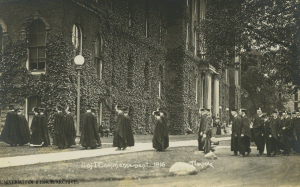 U of I Commencement, 1913 RS 39/2/28